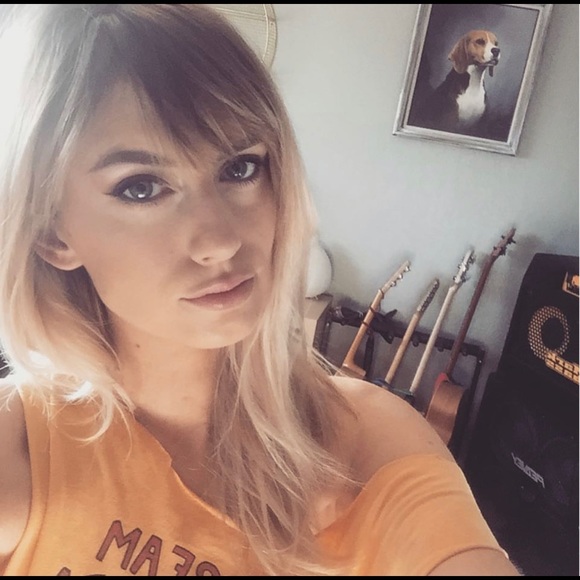 WELCOME TO MY CLOSET - Picture 10 of 10